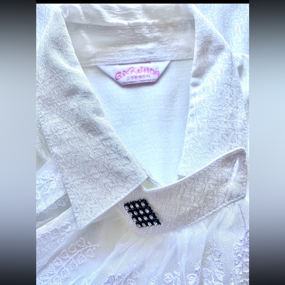 Vintage 80s Rhinestone White Ruffle Collared Shirt - Picture 5 of 6